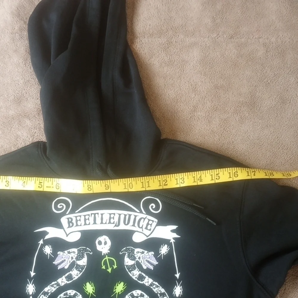 BEETLEJUICE Black Hoodie Sweater with Ornate Design Longsleeve Sz XXS (00) Unisx